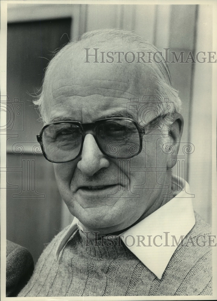 1983 Press Photo Frank Barry Racine, Wisconsin Alderman - mja44009-Historic Images