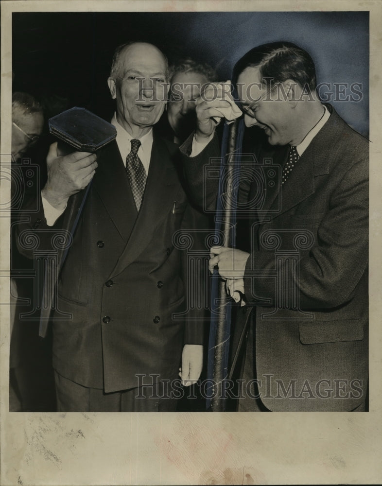 1952 Press Photo Frank Zeidler With Lawrence Timmerman At Bowling Arena-Historic Images