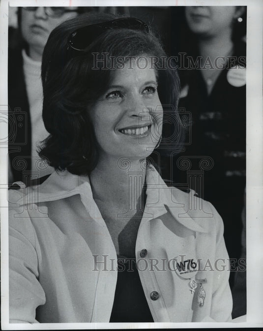 1977 Karen Lamb, wife of Mayor Maier talks about dream job - Historic Images