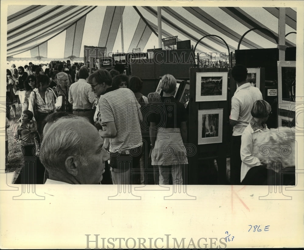 1979 Press Photo Art Displayed at the Lakefront Festival of Arts in Milwaukee-Historic Images