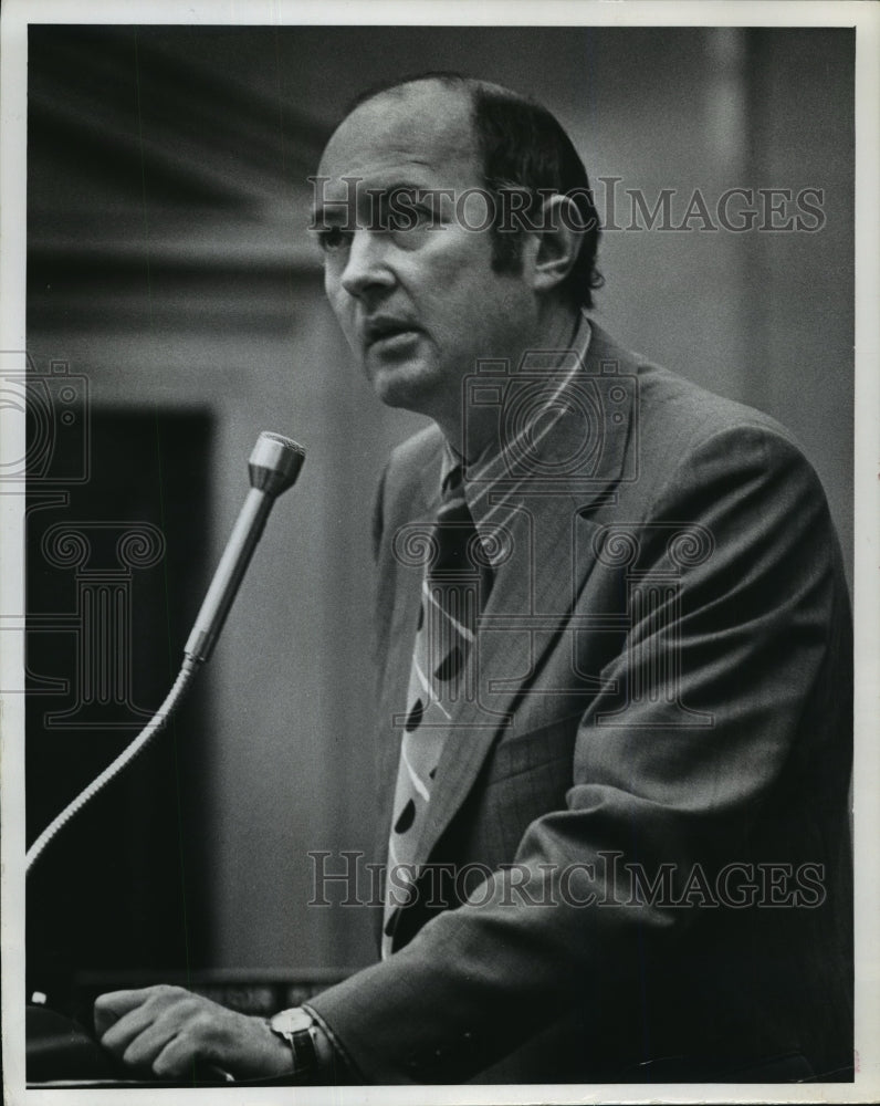 Press Photo Michael Barron Speaks as a Candidate - mja44554- Historic Images