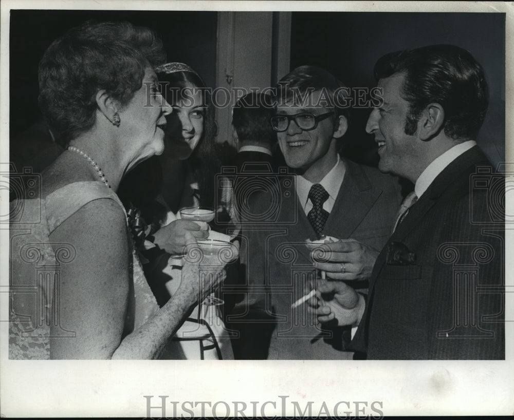 1969 Press Photo Actors And Directors Celebrate Dedication Of Todd Wehr Theater-Historic Images