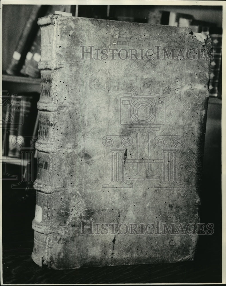 1934 Press Photo The Biblia Germanica published in 1476 located at Norte Dame - Historic Images
