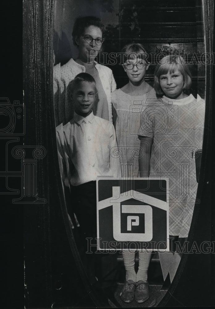 1968 Margaret Zickert and Children Volunteer Block Parent Program ...