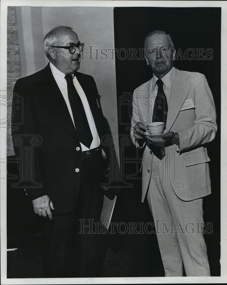 1975 Press Photo Joe Batteiger, Ad Executive at the Journal Plans to Retire-Historic Images