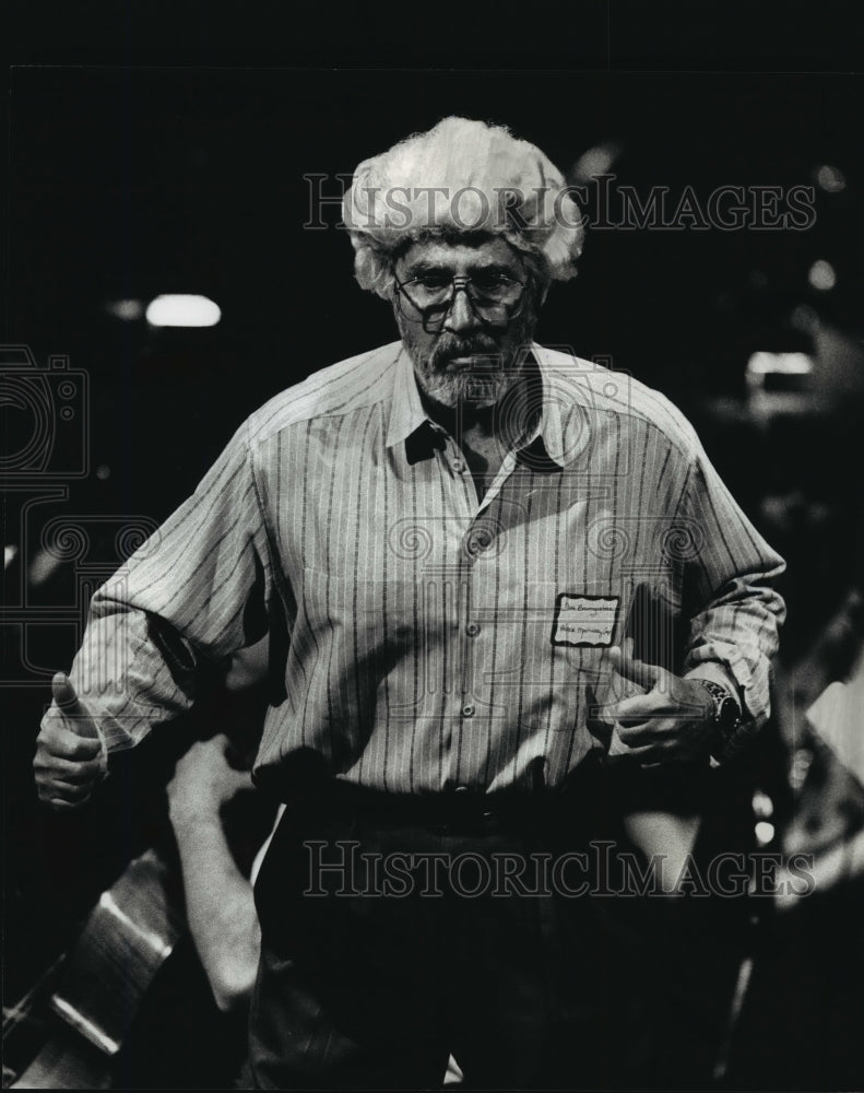 1991 Press Photo Don Baumgartner of Paper Machinery Inc rehearses for concert - Historic Images