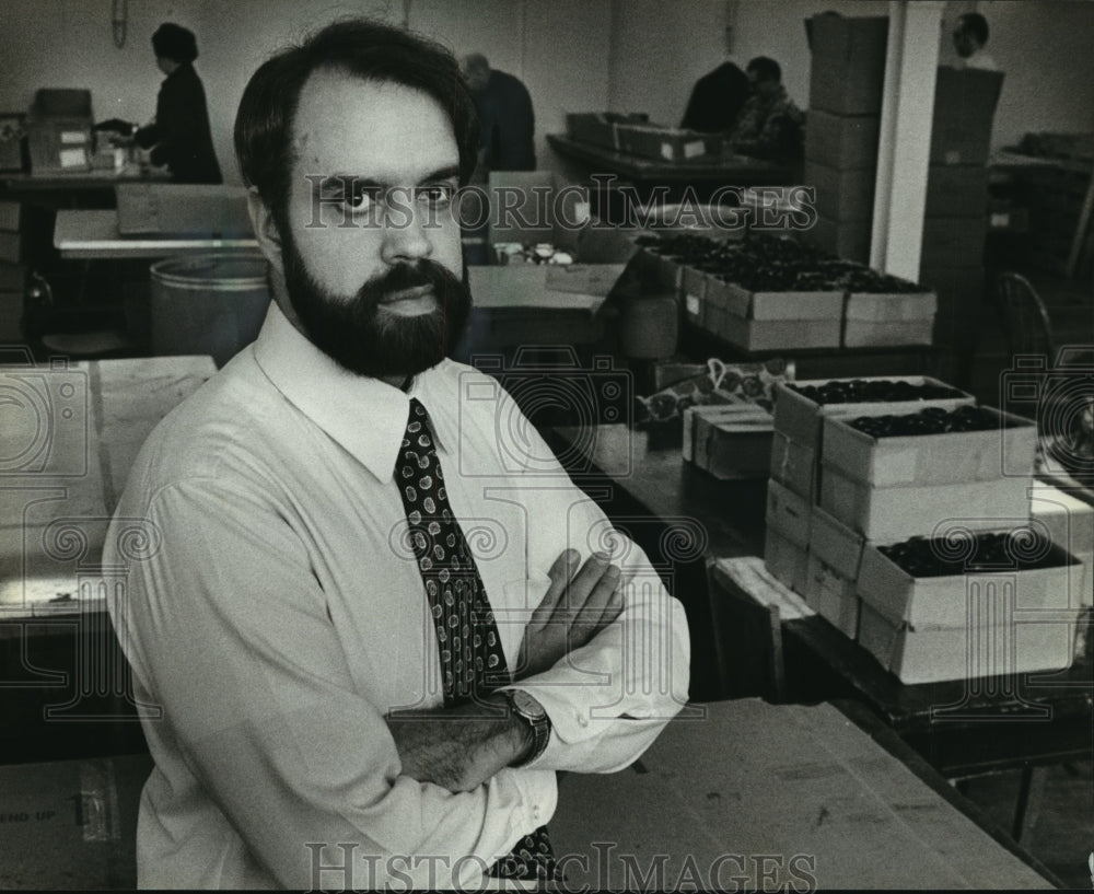 Press Photo Jofn Baumgart the director of the Wisconsin Workshop for the blind - Historic Images