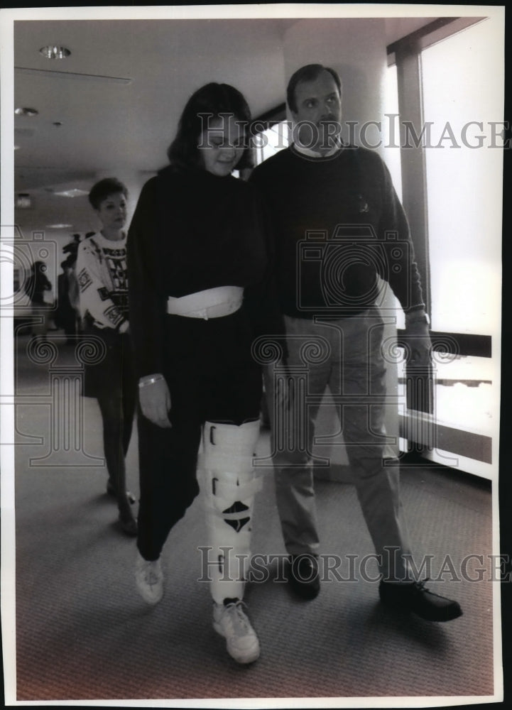 1993 Press Photo Tracy Baumgartner Gets Help Walking From Her Father - Historic Images
