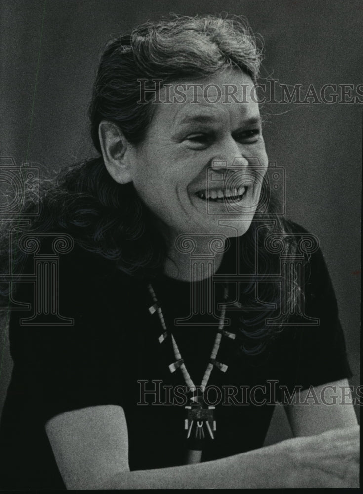 1975 Press Photo Professor Eleanor Leacock speaks on sexism at University-Historic Images