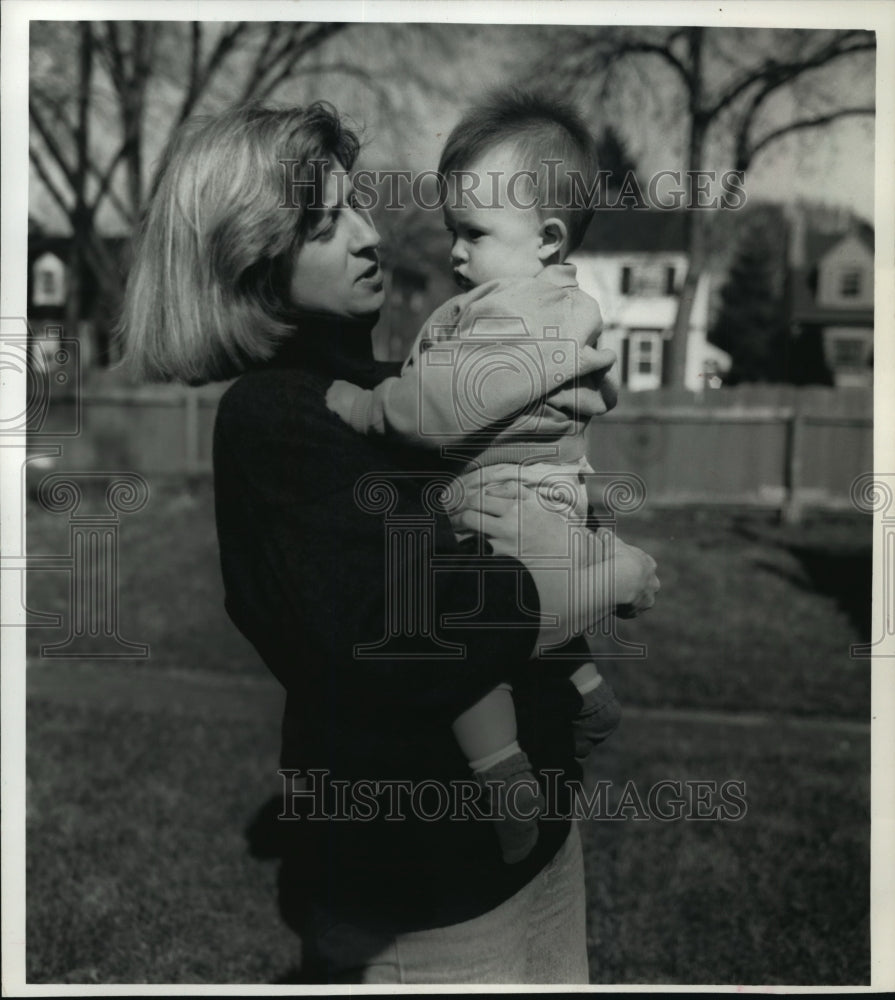 1989 Exhibited Art Photographer Janica Yoder And Daughter Alexandria - Historic Images