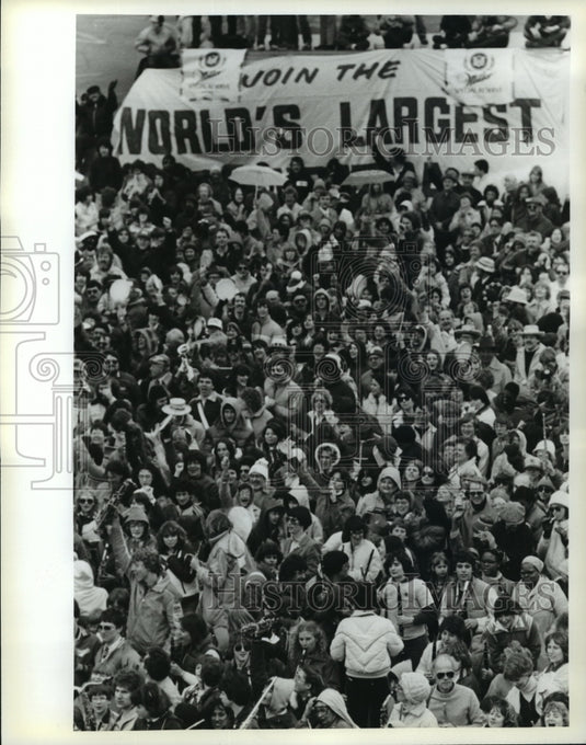 1982 Press Photo World's Largest Orchestra at Bay Shore Mall - mja47429 - Historic Images