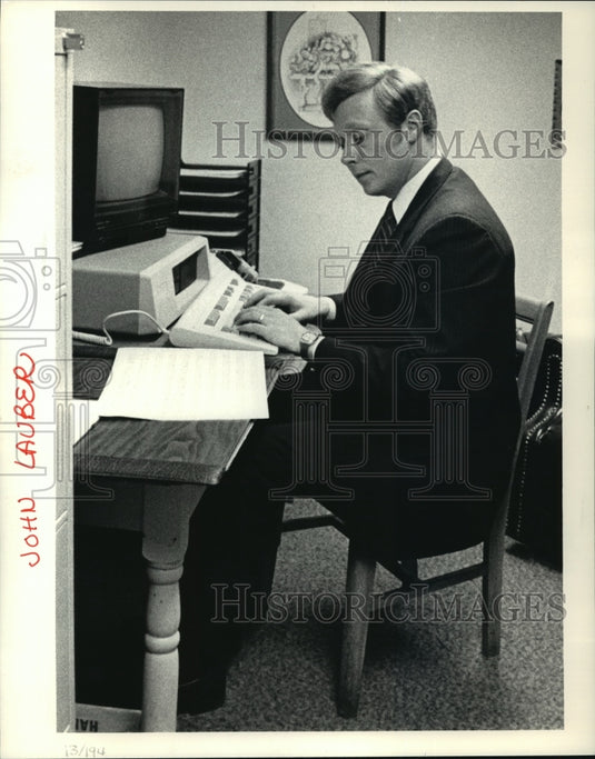 1987 Lauber And Company's John Lauber Of United States At Computer - Historic Images