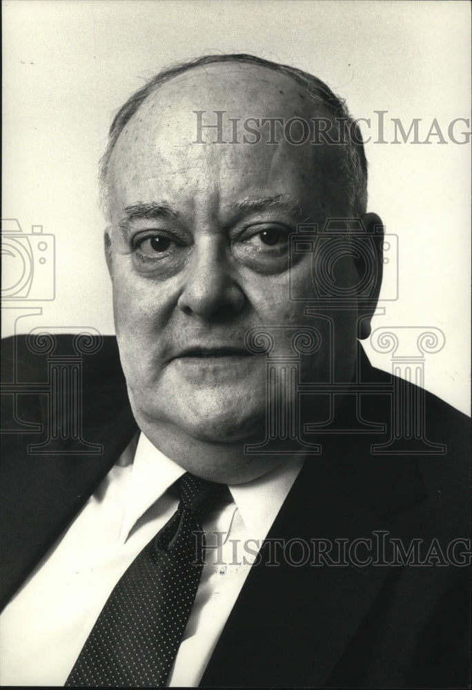 1988 Press Photo Joe Larscheid of Chris Schroeder Insurance - Historic Images