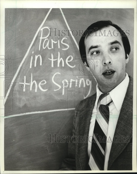 1982 Press Photo Bruce Baylor-Carthage College Professor - Historic Images