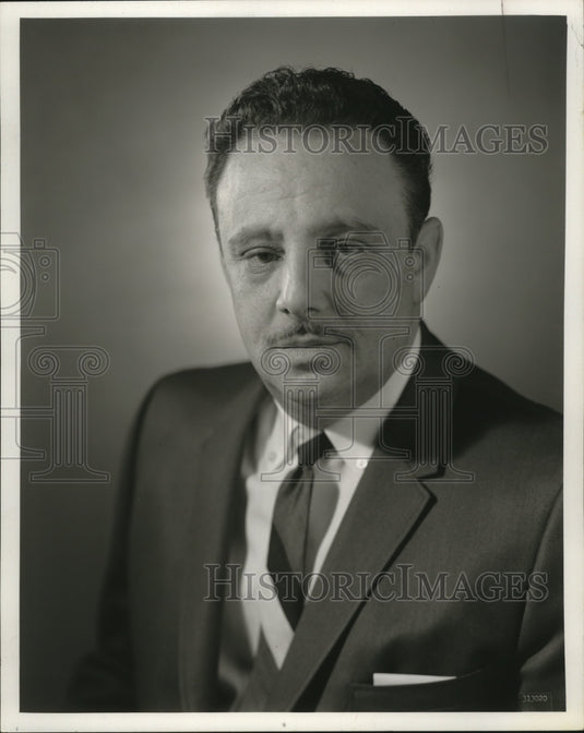 1967 Press Photo Lou Lehman Vice President of Adelman Laundry Cleaners - Historic Images