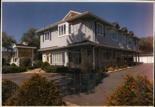 1994 Press Photo Cambridge Group Office in Glendale Renovated by Peter Bowes - Historic Images