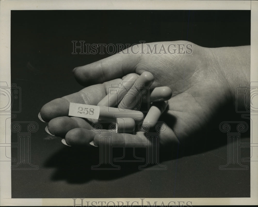 1940 Press Photo Draft-Capsules used in lottery for new conscription program-Historic Images