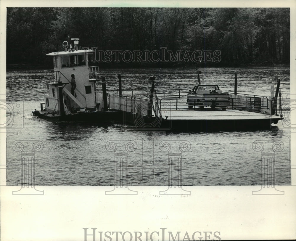 1983 Press Photo View of the car ferry at Mississippi River - Historic Images