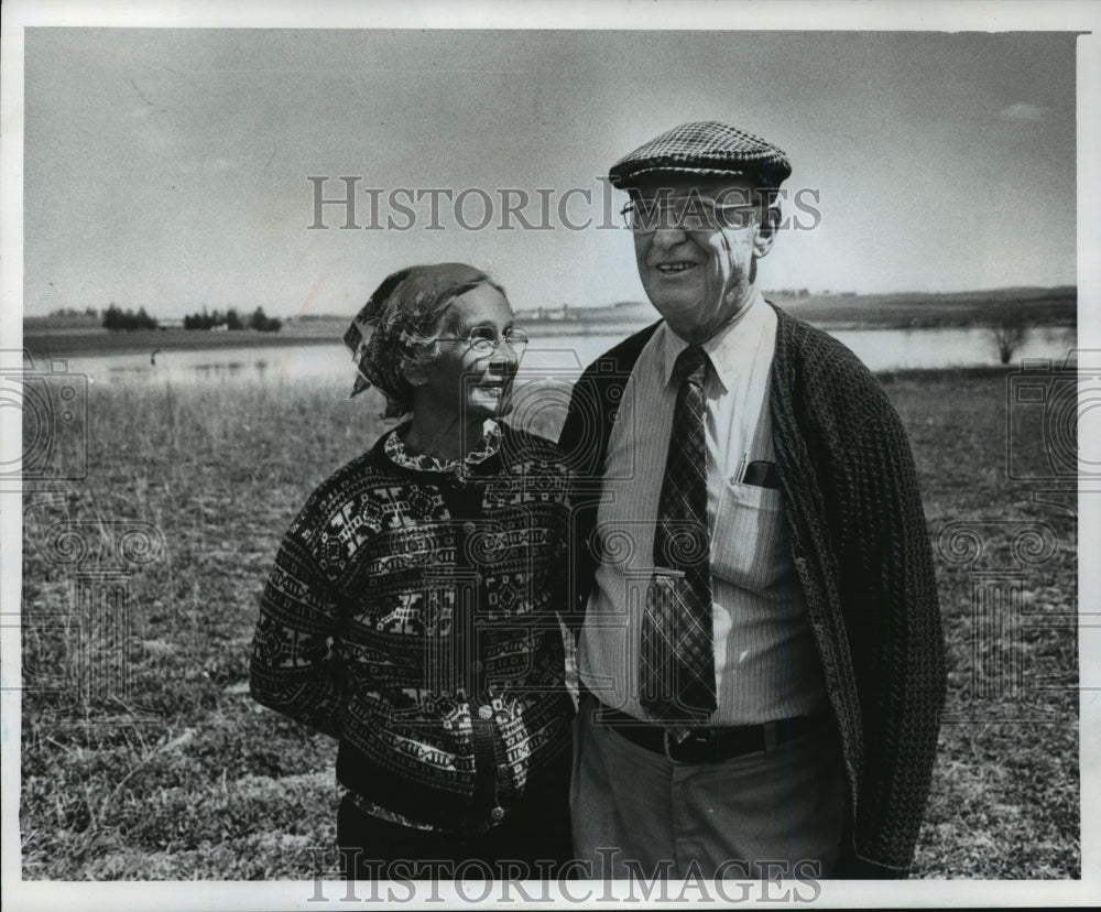 1978 Press Photo Ruth Wynn and Husband Oliver, Prairie Restoration - mja49707 - Historic Images