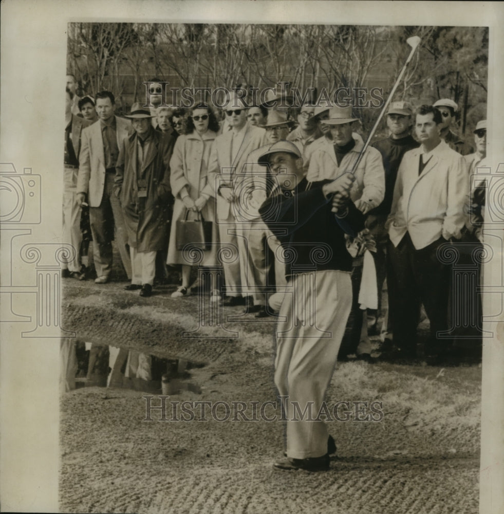 1955 Press Photo Tommy Bolt, Golfer, Bogies on 16th Hole, San Diego Open- Historic Images