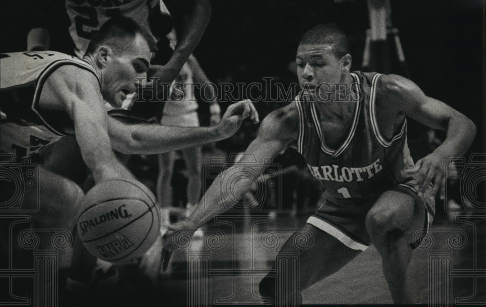 1993 Muggsy Bogues Playing for Charlotte Hornets against Bucks - Historic Images