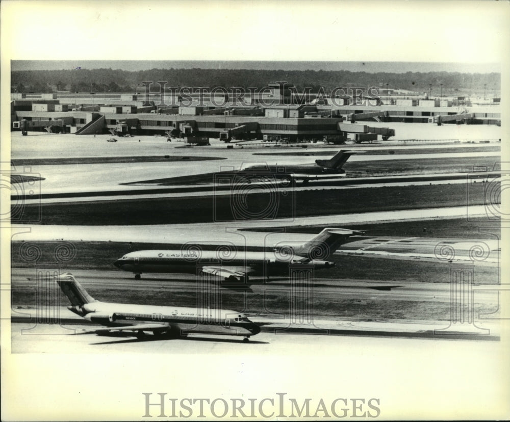 1980 Hartsfield Airport, Planes, Midfield Terminal, Atlanta, Georgia - Historic Images