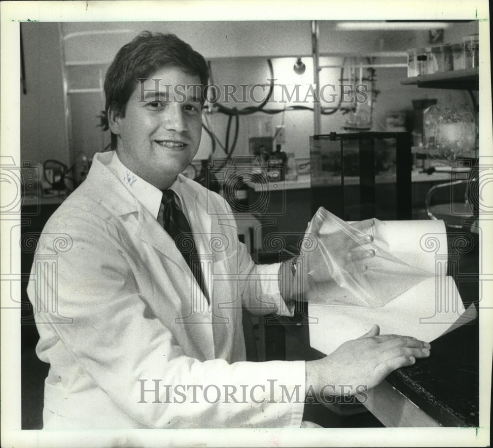 1989 Press Photo Christopher Capelli owner of Biointerface Technologies - Historic Images