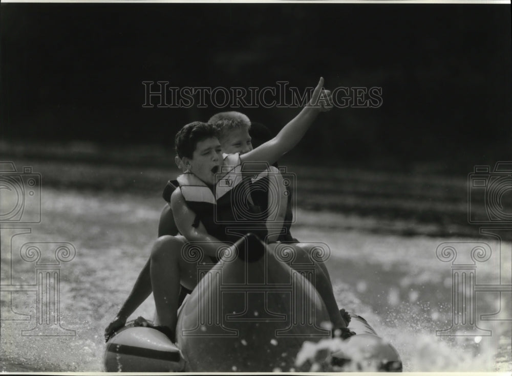 1994 Press Photo Trenton Ladwig on Raft at Camp Wakonda - Historic Images