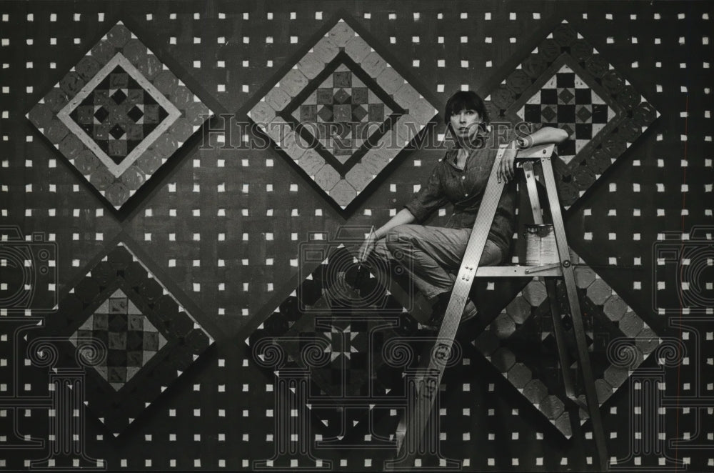 1982 Press Photo Cynthia Carlson and "Midwest Medley, or Memories for Milwaukee" - Historic Images