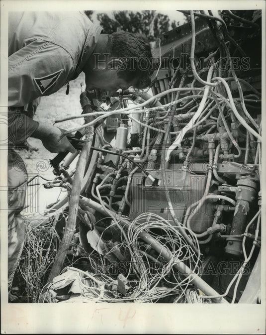 1963 Press Photo Student Investigators examine remains of a crashed airplaine - Historic Images