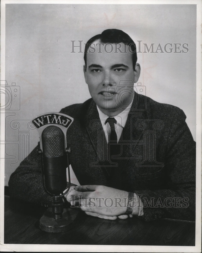 1969 Press Photo WTMJ Morning Newscaster Hugh Carlson - mja52795 - Historic Images