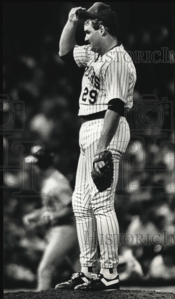 1989 Press Photo Baseball-Brewers starter Chris Bosio, Continued to struggle - Historic Images