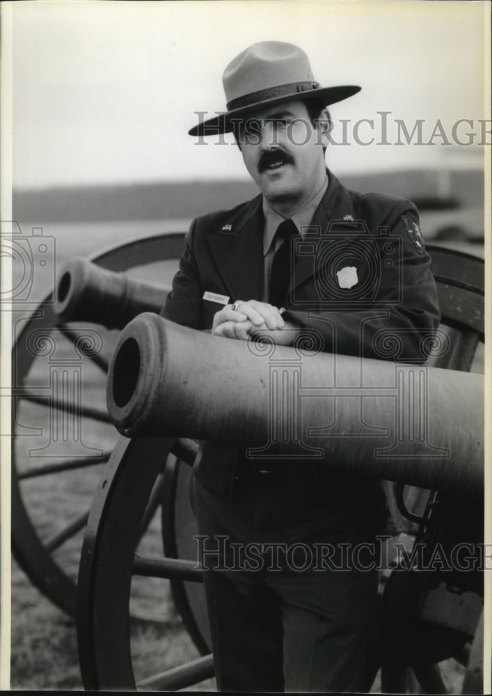 1990 Press Photo Richard Rambur Superintendent of Antietam National Batflefield - Historic Images