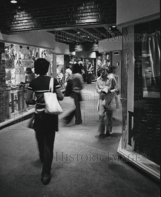1977 Press Photo In Arcade at Faneuil Hall Marketplace in Boston - mja52902-Historic Images