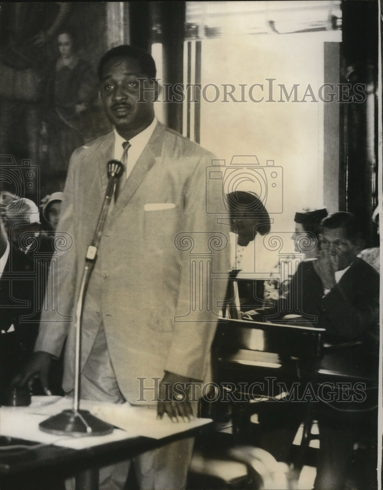 1965 Press Photo Forbes Burnham, Premier of Guyana, addresses the House.-Historic Images
