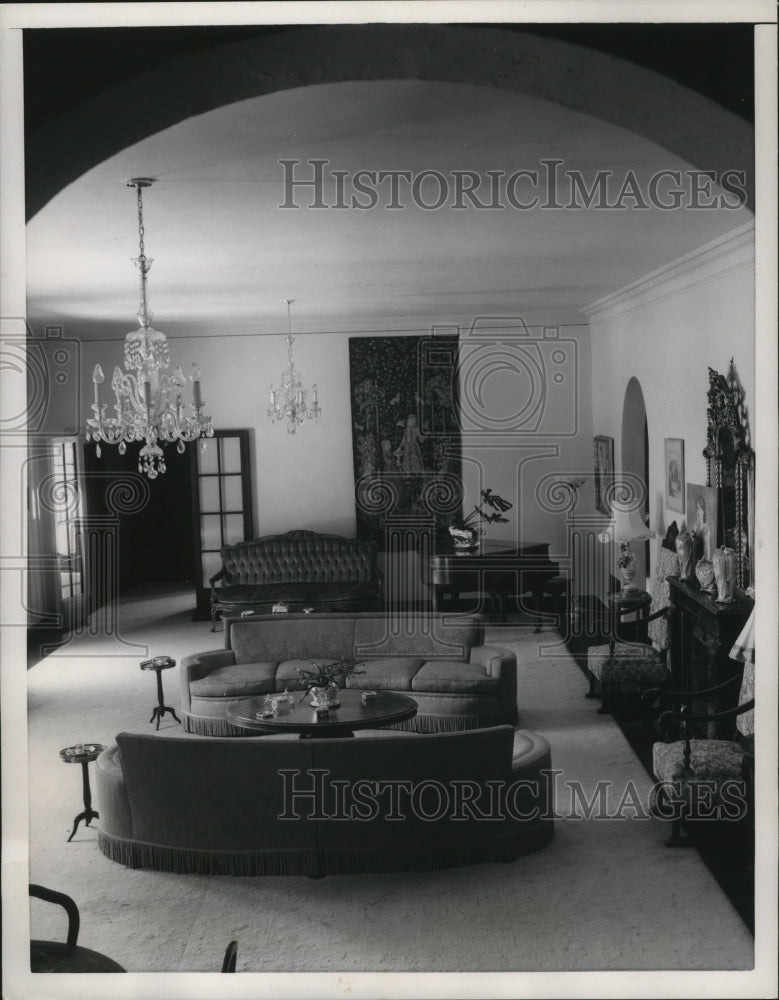 1955 Press Photo Neal McNeil&#39;s Living Room Rented by Soviets for United Nations - Historic Images