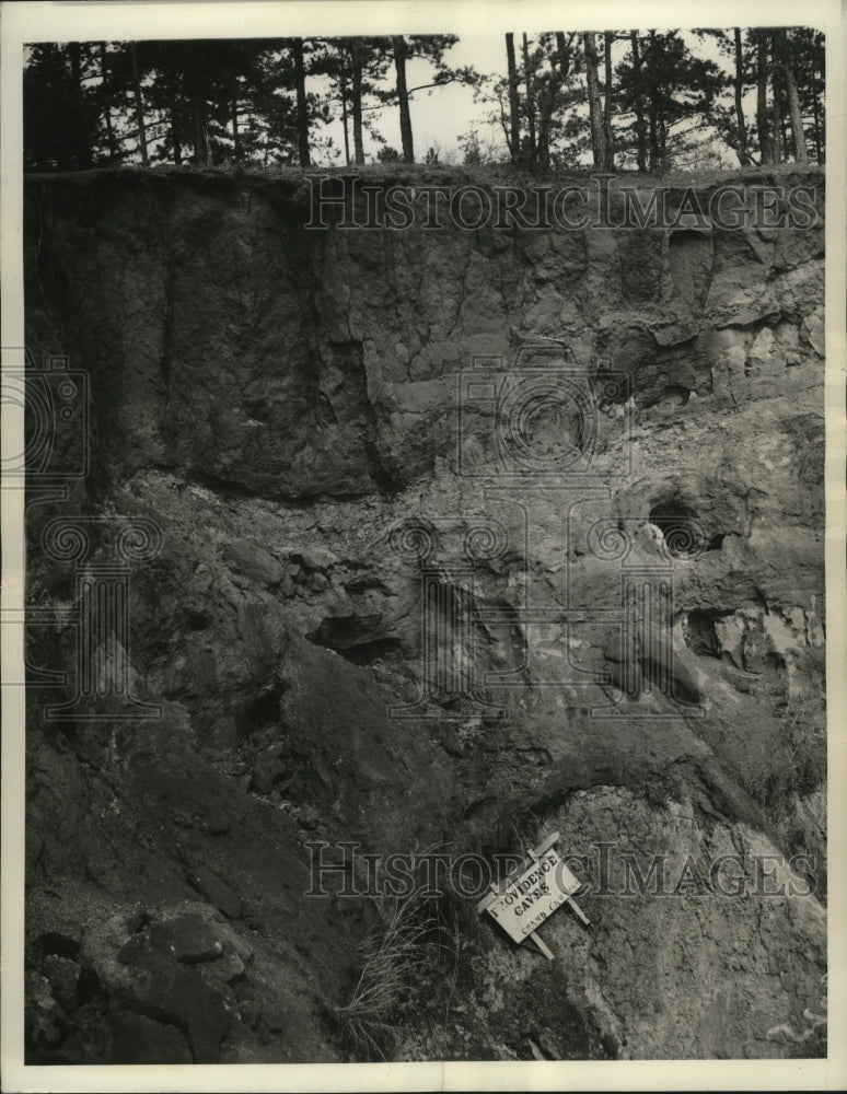 1937 Press Photo Providence Caves Soil Erosion Near Lumpkin, Georgia - Historic Images
