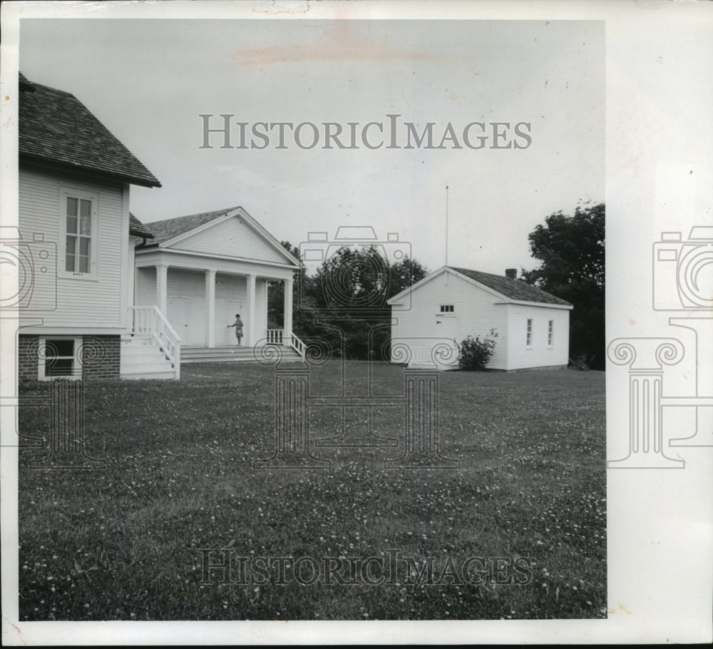 1973 Press Photo Three historical buildings in Hawthorn Hollow will be preserved - Historic Images