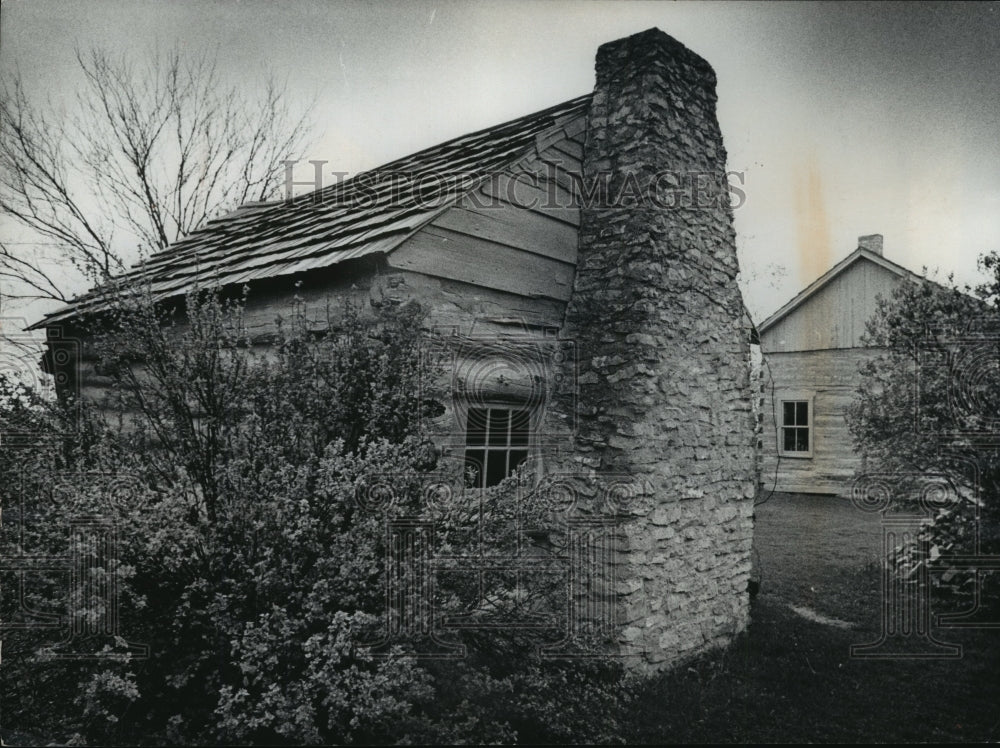 1976 Press Photo Pettey Cabin, Restored at Pioneer Aztalan Site - Historic Images