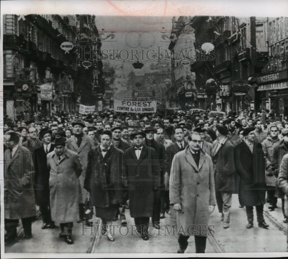 1960 Press Photo Belgian Strikers March Through Brussels - Historic Images