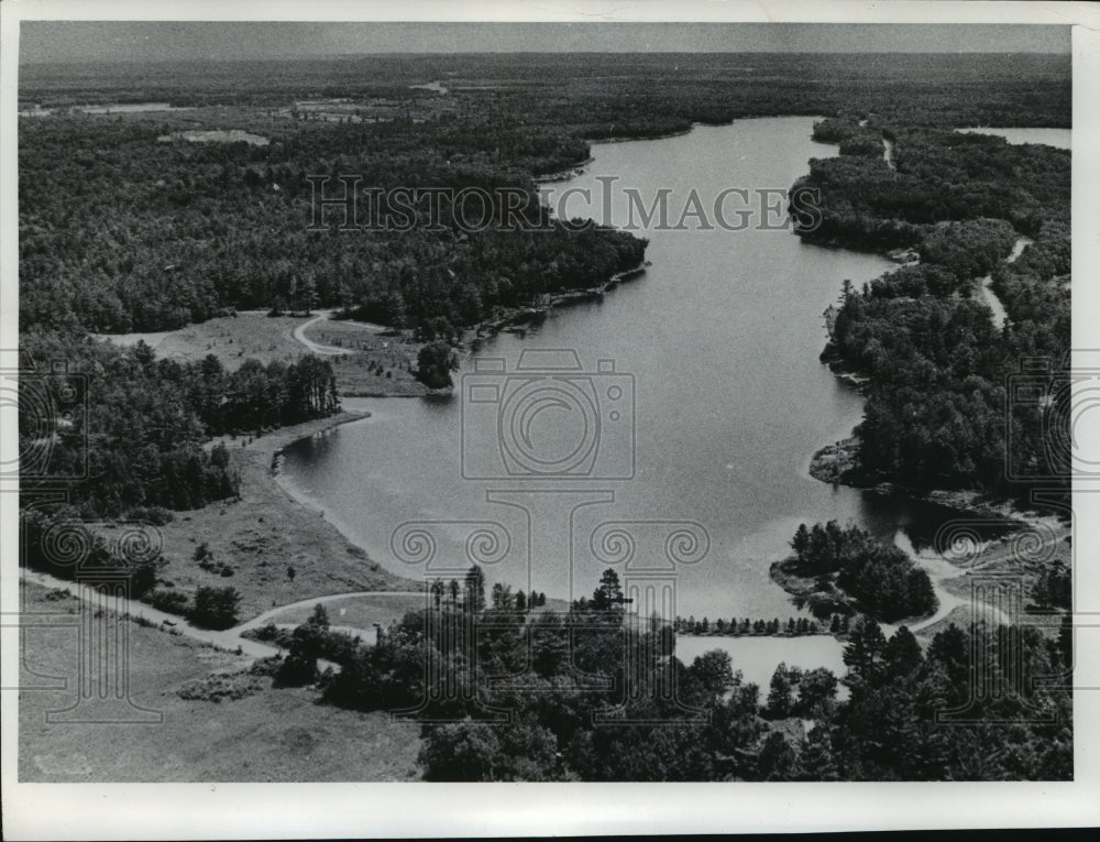 1977 Press Photo Wisconsin's Legend Lake - Historic Images