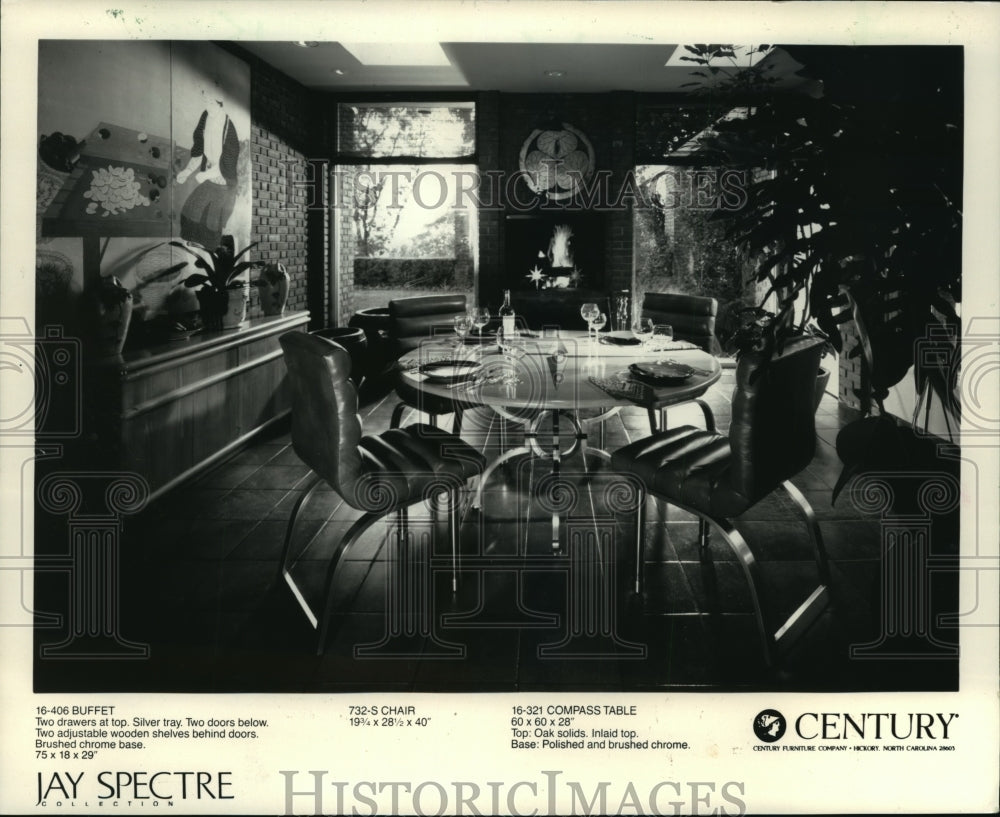 1987 Press Photo Compass dining table features inlaid design and a chrome base-Historic Images
