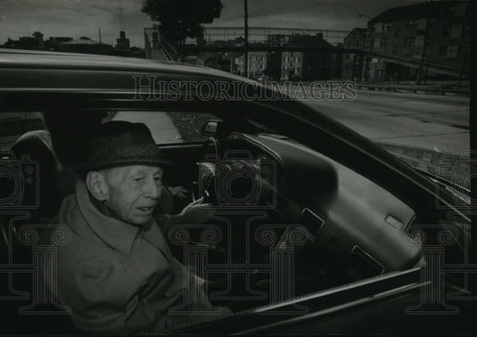 1993 Press Photo Martin Bruening celebrating his 90th Birthday party - Historic Images