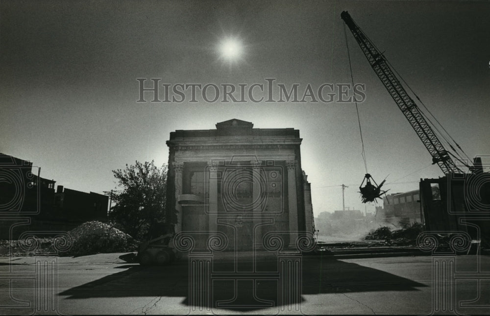 1981 Press Photo Old bank to become new Wi&#39;s., Dept. of Natural Resources office-Historic Images