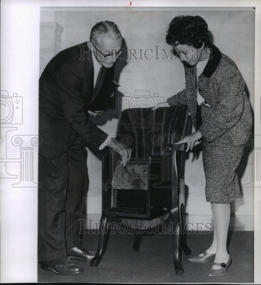 1961 Press Photo Restored 200 year old high chair to be used by Kennedy's - Historic Images