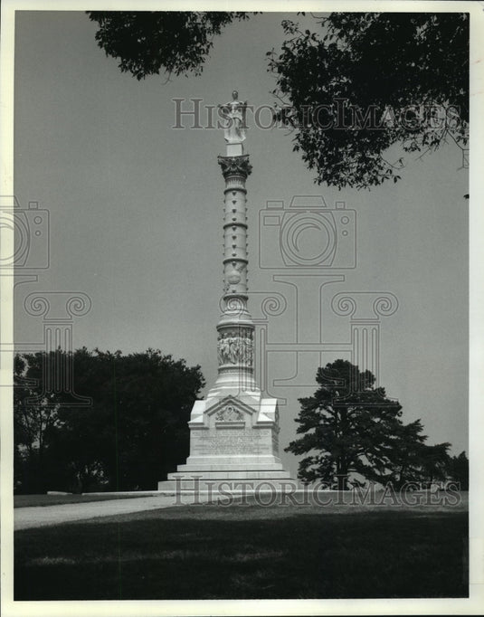 1981 Granite Statue In Yorktown Virginia Marks 1781 Revolution End - Historic Images