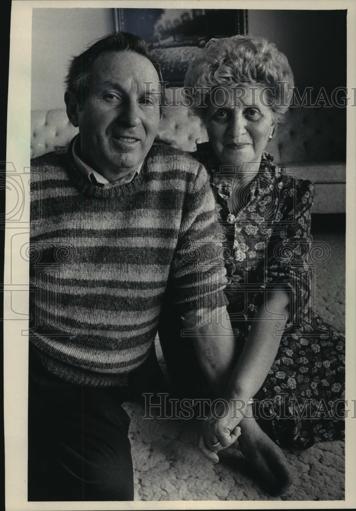 1986 Press Photo Pincus and Bluma Weinstock holocaust survivors in Milwaukee - Historic Images