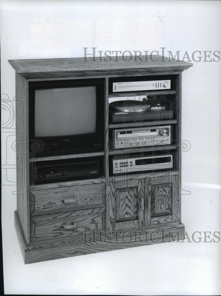 1987 Press Photo Vintage Furniture - mja54206 - Historic Images