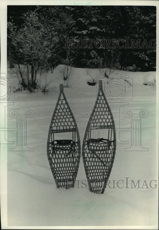 1992 Press Photo Ojibwa Snowshoes in Snow - mja54214 - Historic Images