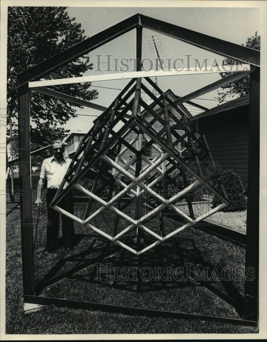 1983 Press Photo Raymond Jakubiak With His Version Of Rubik's Cube - mja54235-Historic Images
